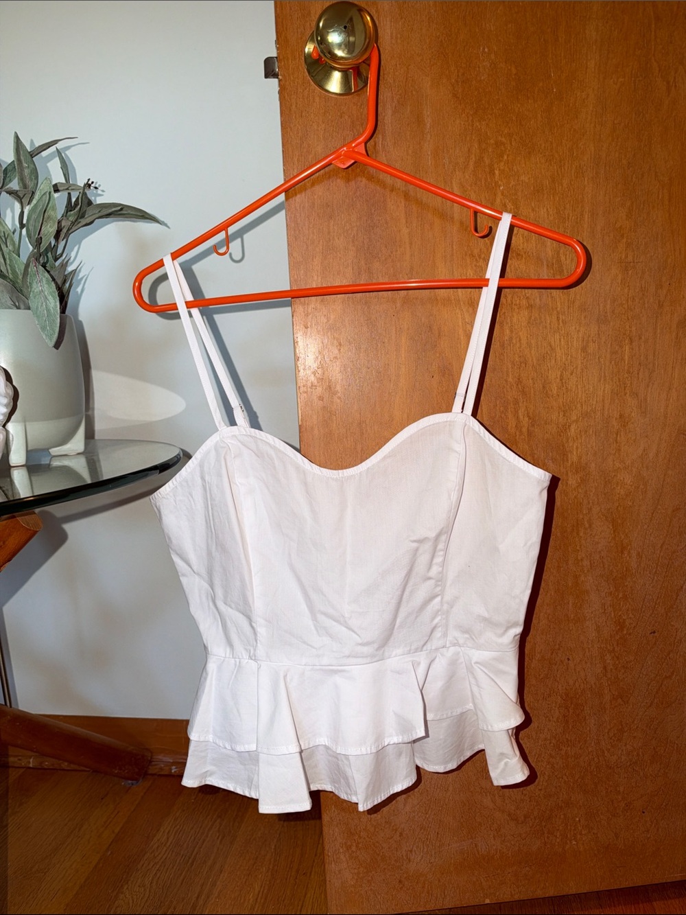 Women’s white Ruffle Hem Cami Top